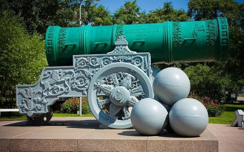 Tsar Cannon and the Bell